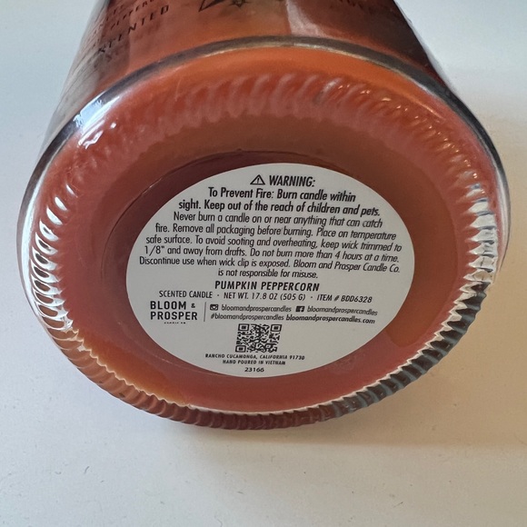 NEW Bloom & Prosper Laveau Pumpkin Scented Candle - Vampire Bat - Picture 8 of 10